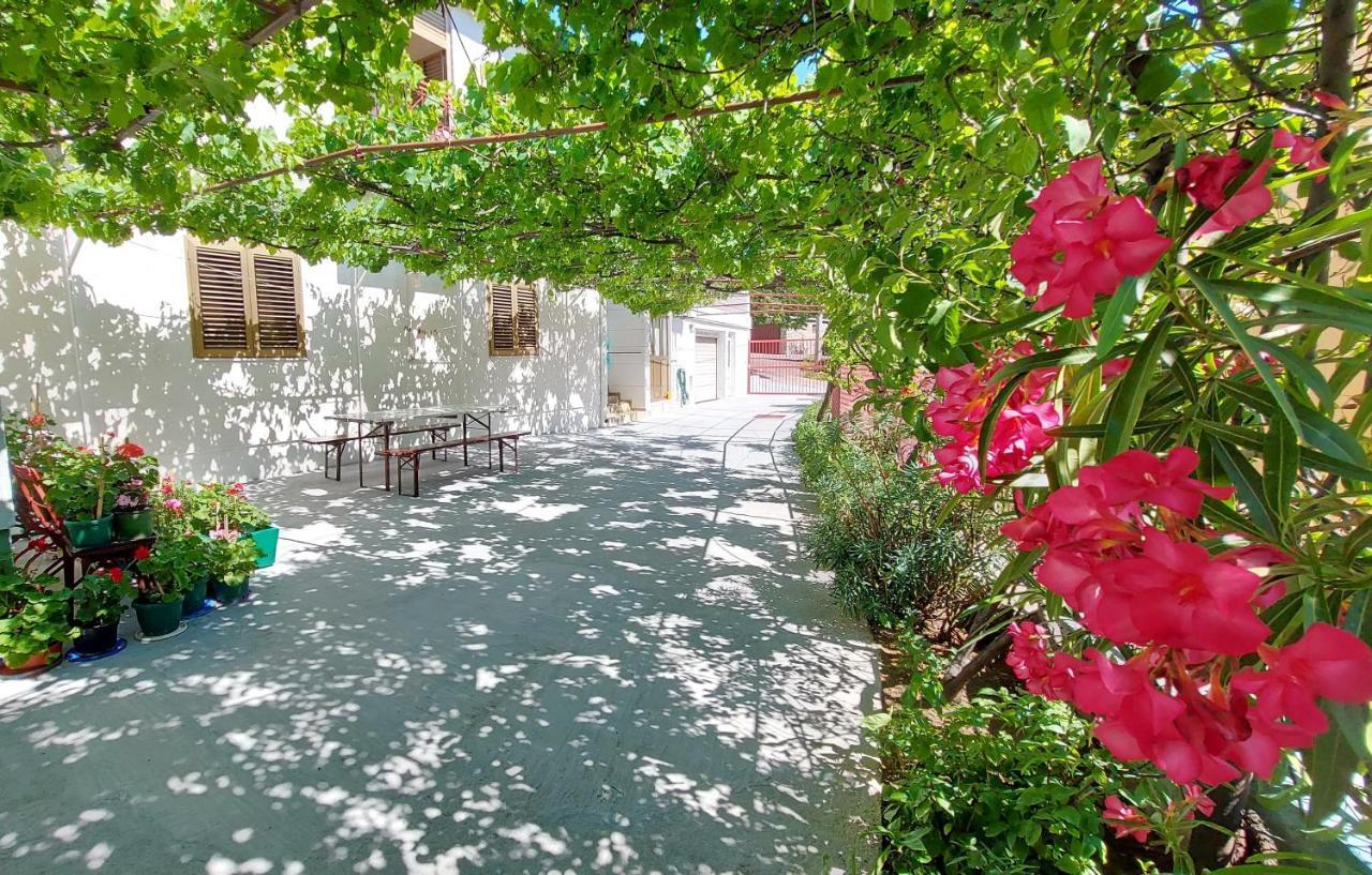Holiday House With Seaview เซนญ์ ภายนอก รูปภาพ